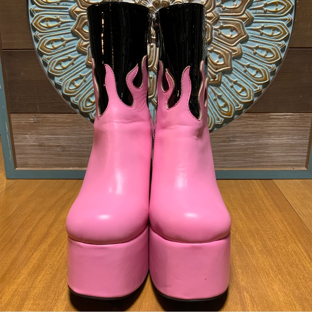 Ring of Fire Platform Boots Size 10